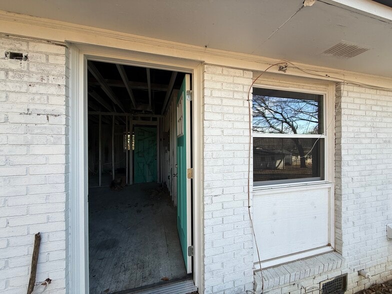 More Photos Of 2427 Carmine St, Charlotte Multifamily For Sale