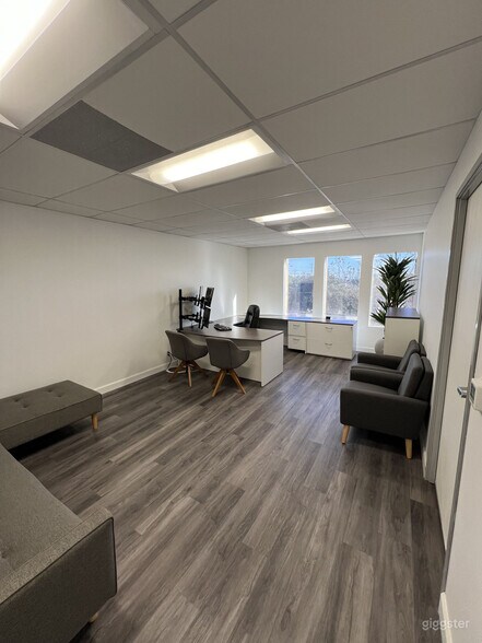 More Photos Of 17725 Crenshaw Blvd, Torrance Office For Sale