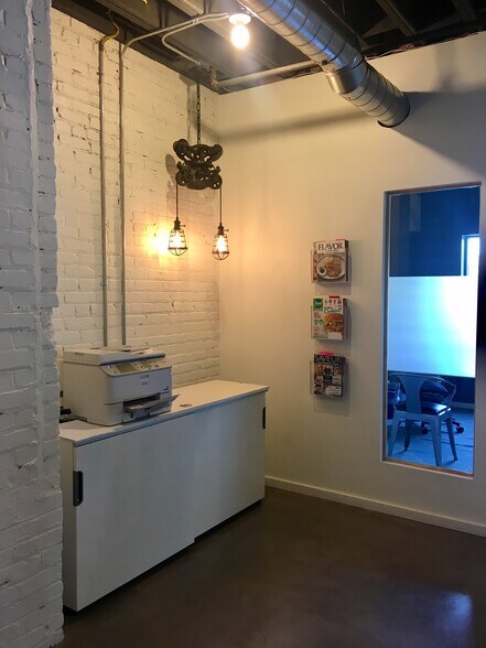 More Photos Of 2909 Bryant Ave S, Minneapolis Office For Lease