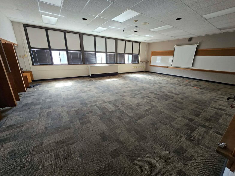 More Photos Of 613 Mulberry st, Yankton Specialty For Sale