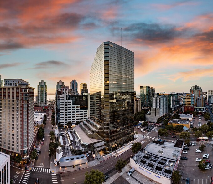 More Photos Of 401 W A St, San Diego Coworking Space