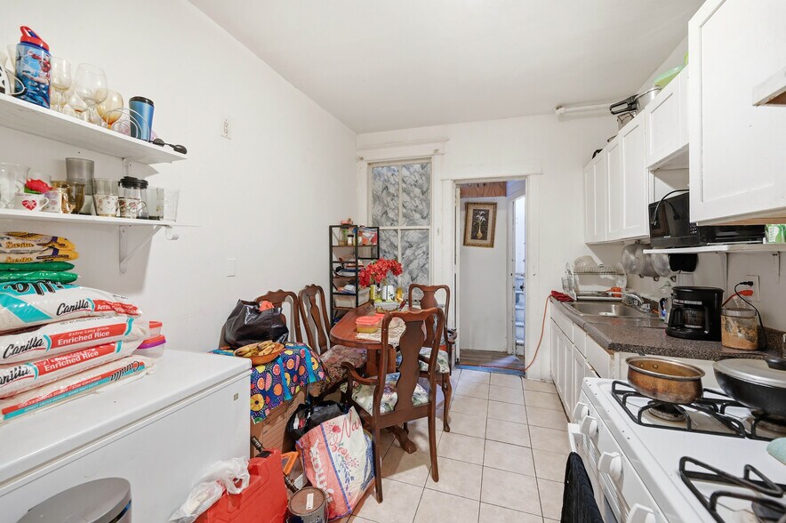 More Photos Of 25 Saratoga Ave, Yonkers Apartments For Sale