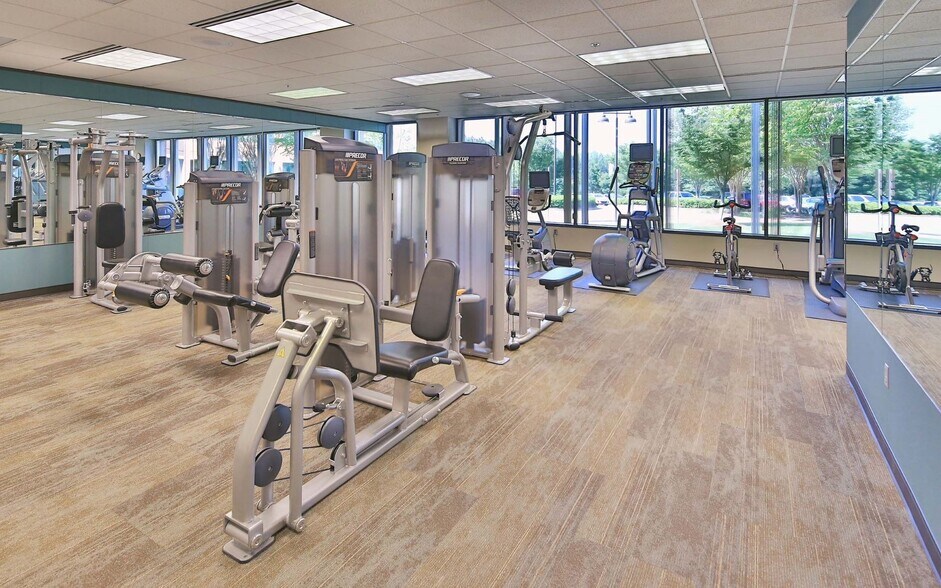 More Photos Of 801 Corporate Center Dr, Raleigh Office Residential For Lease