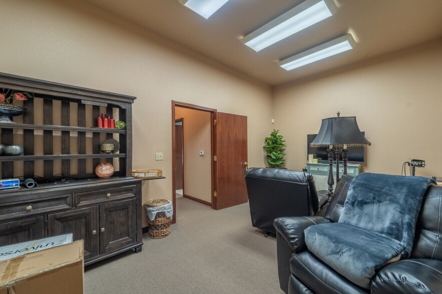 More Photos Of 1444 W Main St, Ripon Medical For Sale