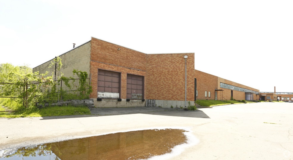 More Photos Of 100 Graham St, McKees Rocks Warehouse For Lease