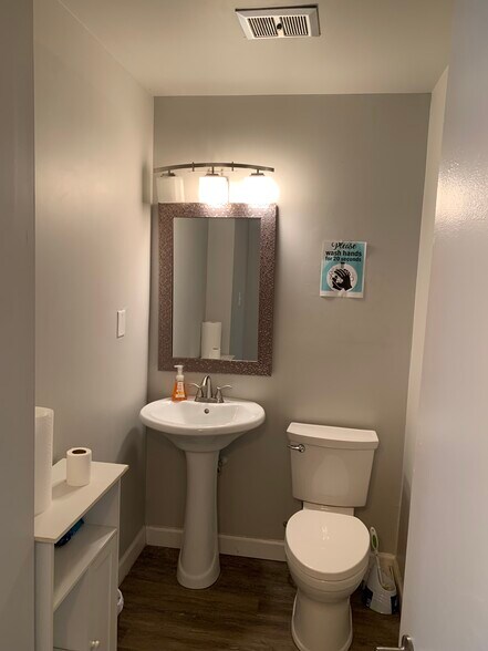 More Photos Of 2110 Maywill St, Richmond Light Distribution For Lease