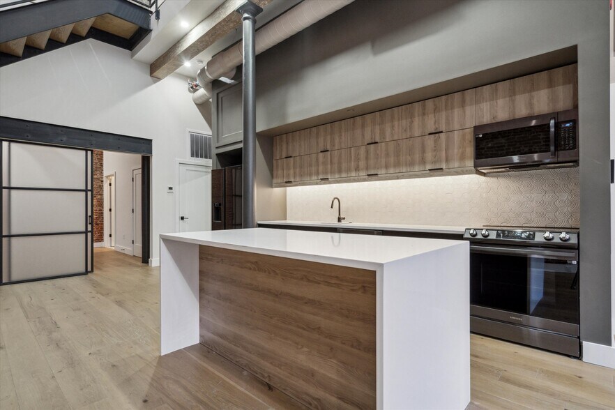More Photos Of 32-34 S Strawberry St, Philadelphia Apartments For Sale