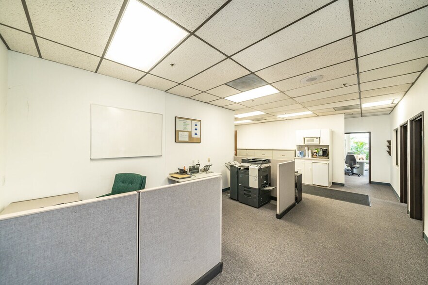 More Photos Of 231 W Blueridge Ave, Orange Manufacturing For Sale