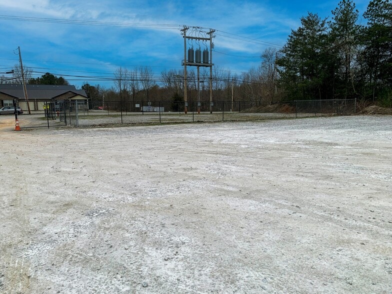 More Photos Of 909 Broad St, Cookeville Land For Lease