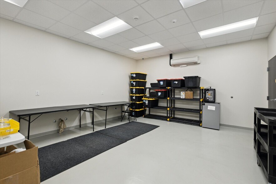 More Photos Of 919 Michigan St, Niles Warehouse For Sale