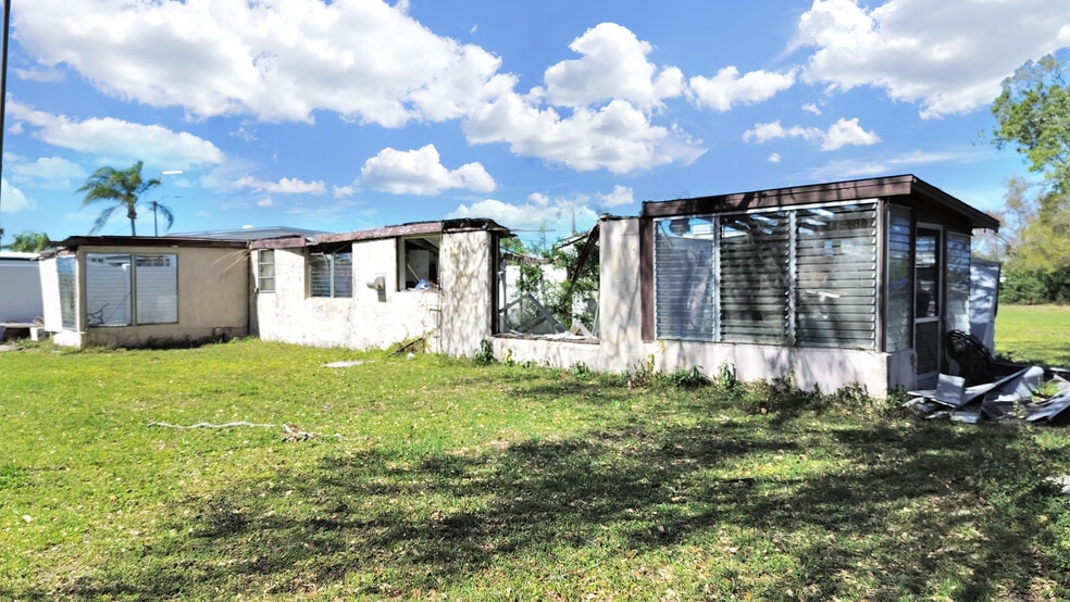 More Photos Of 6667 146th Ave N, Clearwater Specialty For Sale