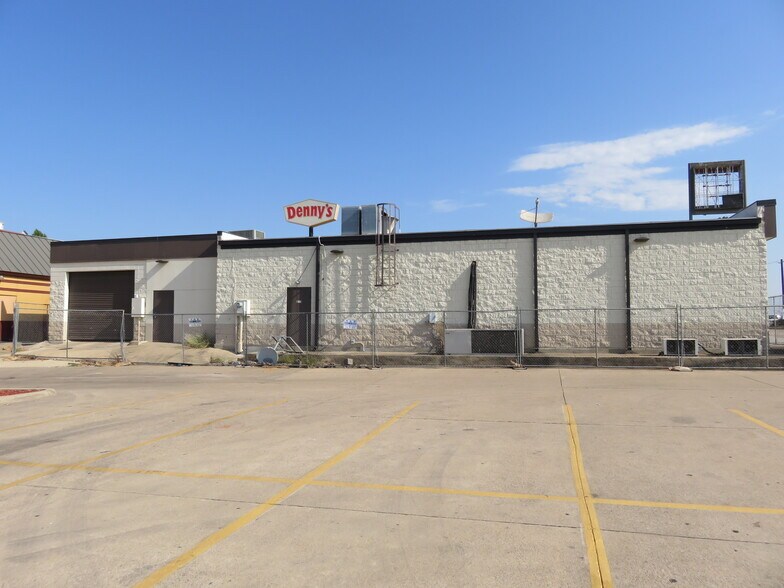 More Photos Of 898 NE Alsbury Blvd, Burleson Convenience Store For Sale