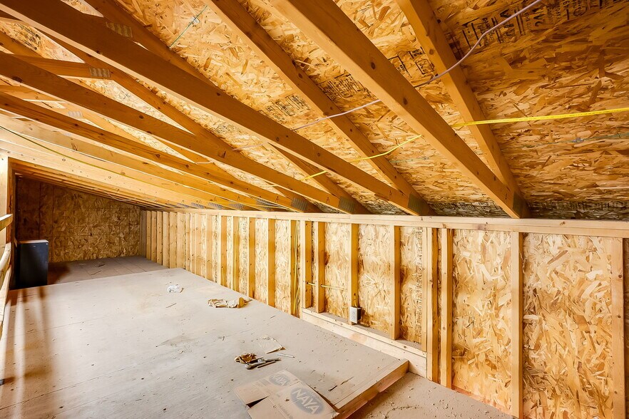 More Photos Of 121 S Water St, Derby Office For Sale