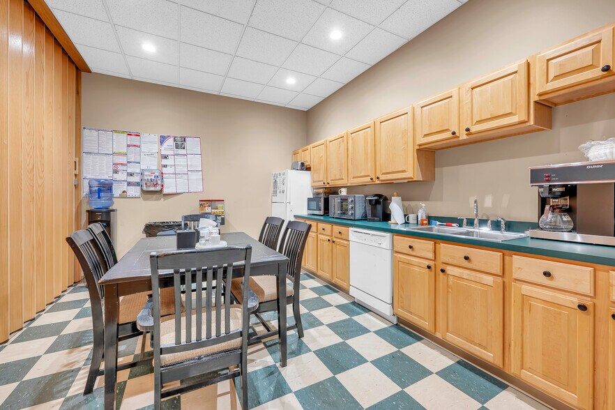 More Photos Of 42400 W Nine Mile Rd, Novi Research And Development For Sale