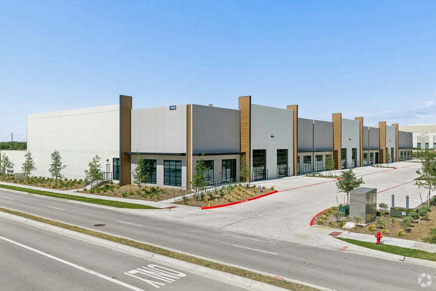 More Photos Of 19150 Marketplace Ave, Kyle Manufacturing For Lease