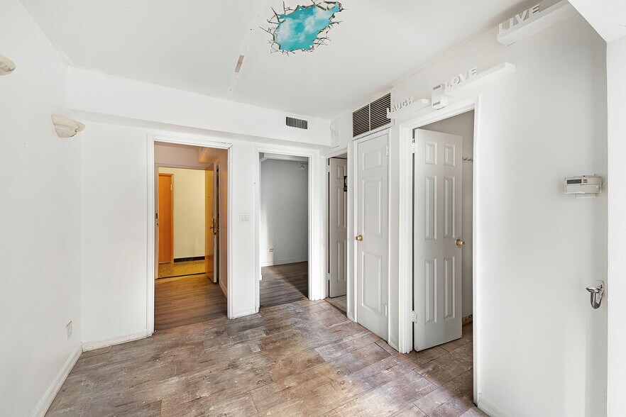 More Photos Of 200 Central Park S, New York Multifamily For Sale