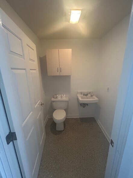 More Photos Of 28 Park Row, Chatham Office Residential For Lease