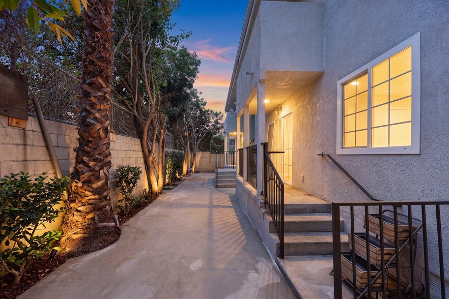 More Photos Of 2104 Mozart St, Los Angeles Apartments For Sale