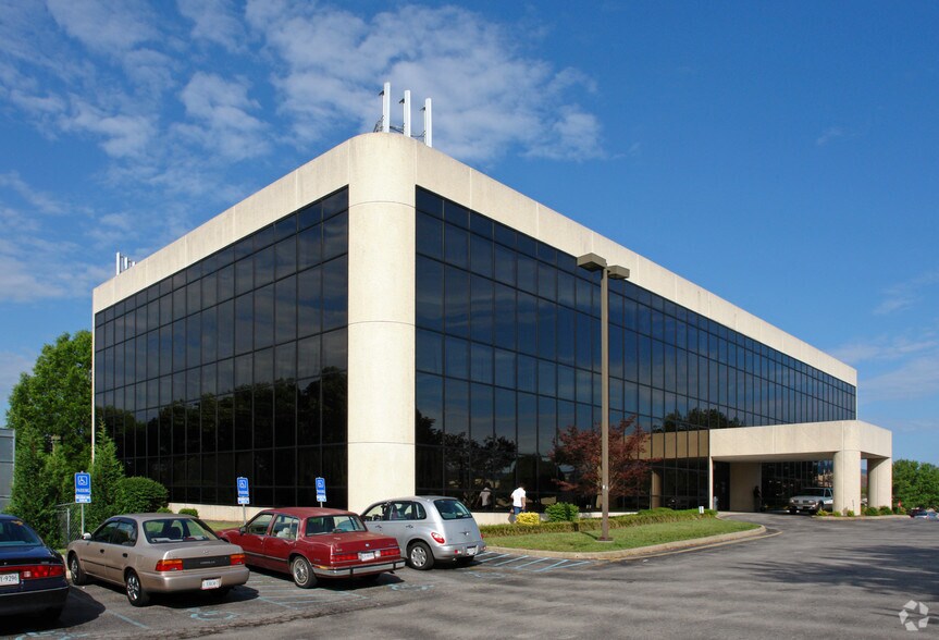 Primary Photo Of 4910 Valley View Blvd, Roanoke Medical For Sale