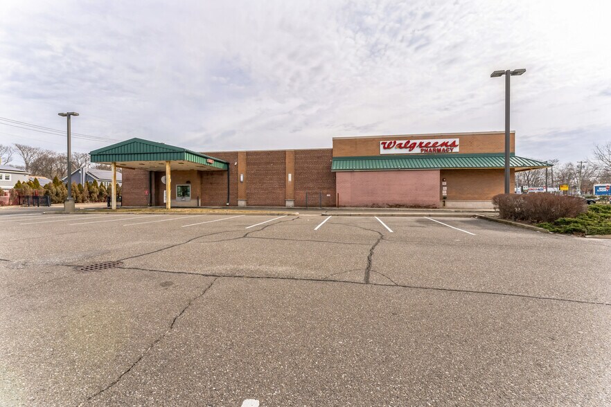 More Photos Of 2215 Middle Country Rd, Centereach Freestanding For Lease
