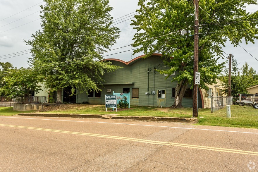 More Photos Of 176-184 Mt Pleasant Rd, Collierville Warehouse For Lease