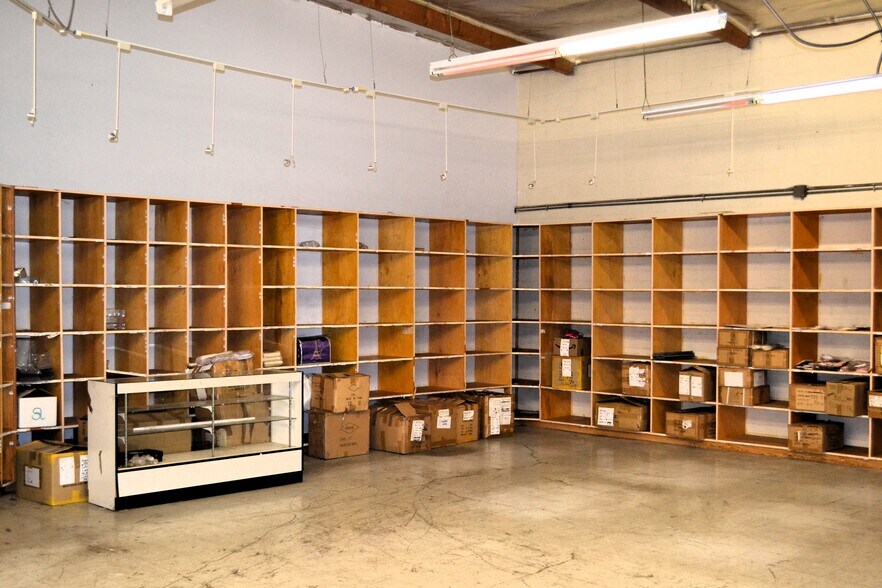 More Photos Of 770 E 17th St, Los Angeles Warehouse For Sale