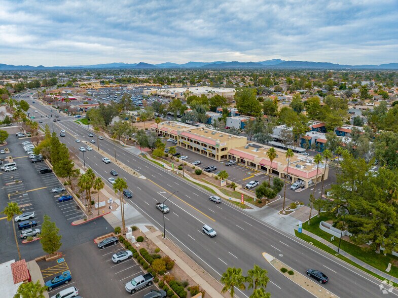 More Photos Of 1111 N Gilbert Rd, Gilbert Storefront Retail Office For Lease