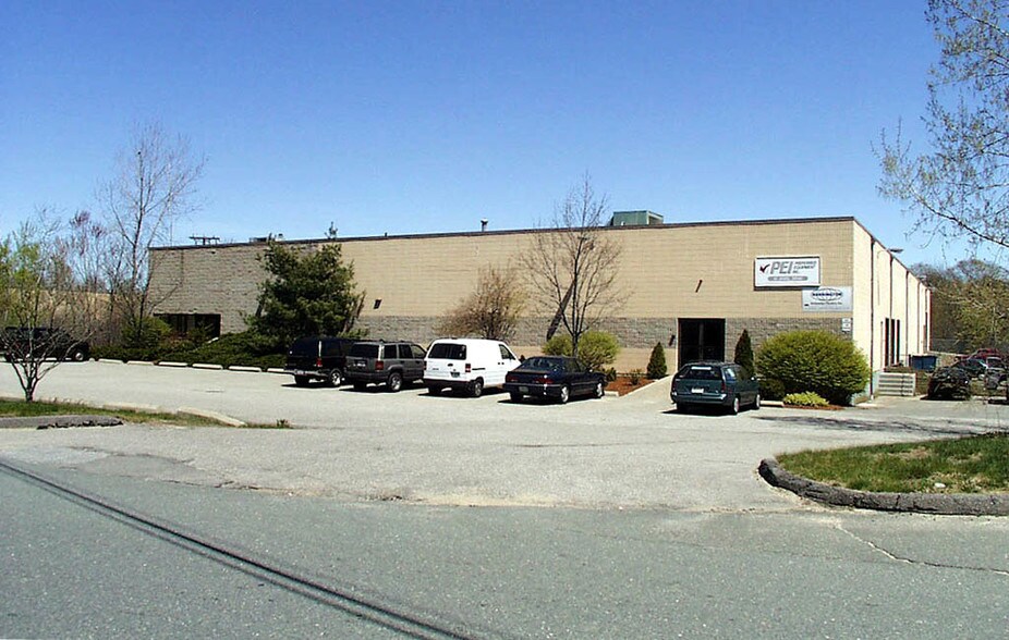 More Photos Of 10 Jewel Dr, Wilmington Warehouse For Lease