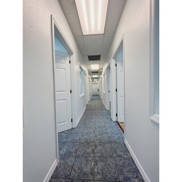 More Photos Of 7216 Chancery Ln, Orlando Warehouse For Lease