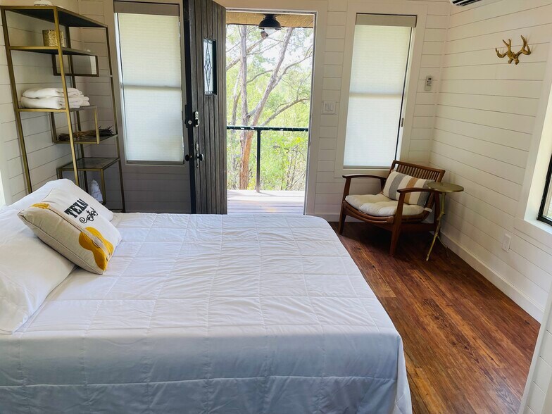 More Photos Of 610 Crystal Creek Dr, Austin Specialty For Sale