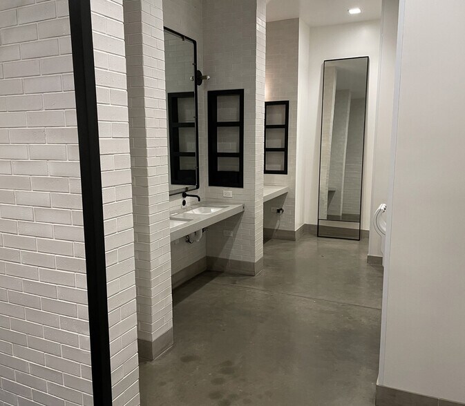 More Photos Of 6201 Hollywood Blvd, Hollywood Apartments For Lease