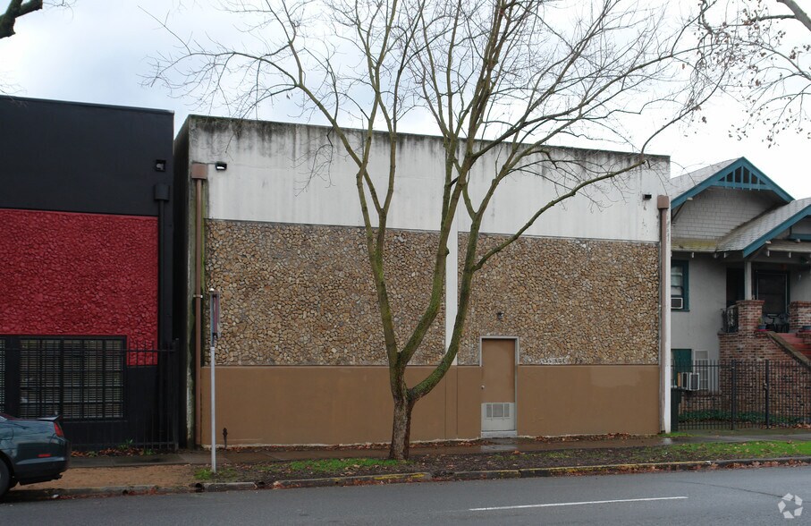 More Photos Of 2416 X St, Sacramento Warehouse For Lease
