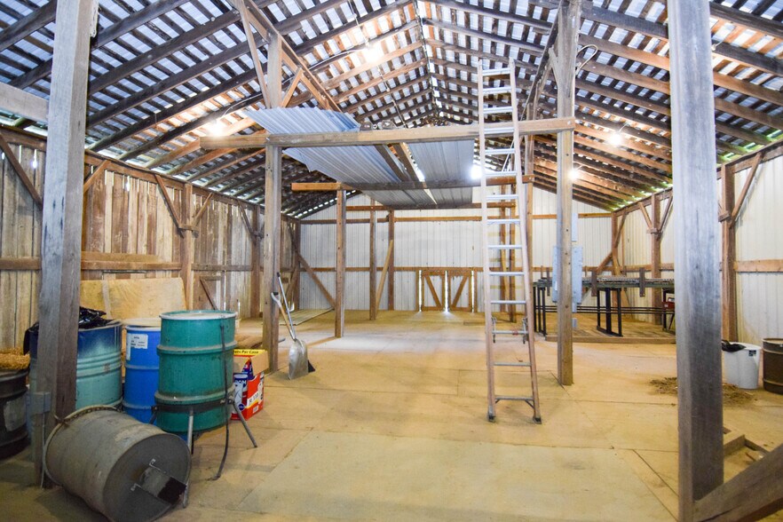 More Photos Of 1201 Old Hopewell Rd, Castalian Springs Showroom For Sale