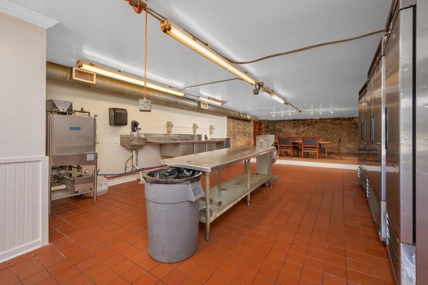 More Photos Of 227-229 N 1st St, Pulaski Restaurant For Sale