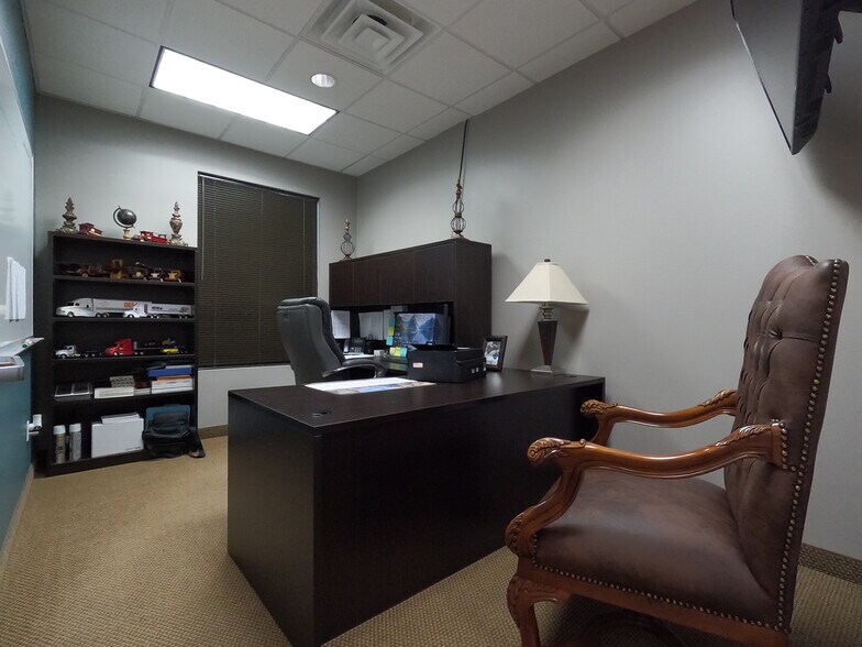 More Photos Of 6570 Naaman Forest Blvd, Garland Coworking Space