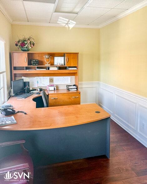 More Photos Of 1795 Alysheba Way, Lexington Office For Sale