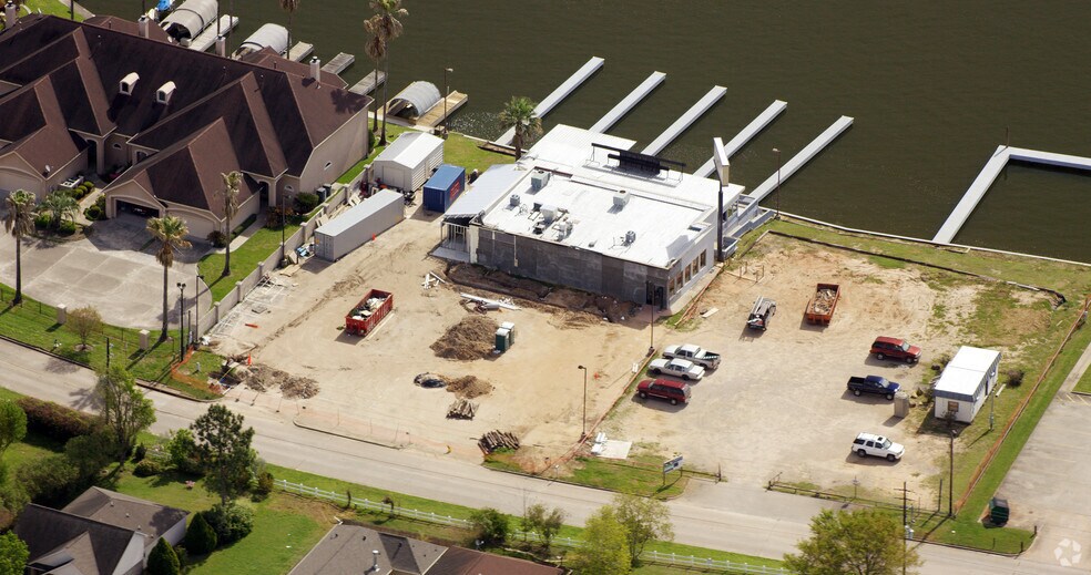 More Photos Of 15659 Marina Dr, Montgomery Restaurant For Sale