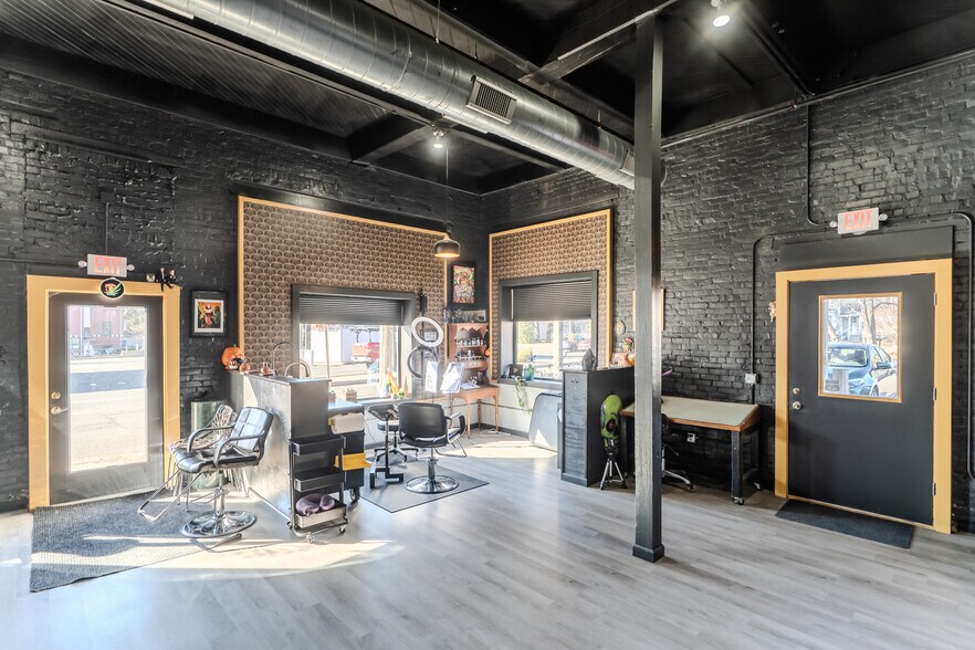 More Photos Of 46-54 Union St, Easthampton Storefront Retail Residential For Lease