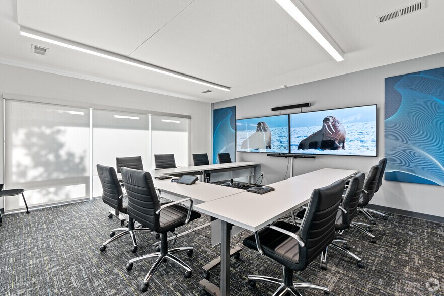 More Photos Of 699 Veterans Blvd, Redwood City Office For Lease