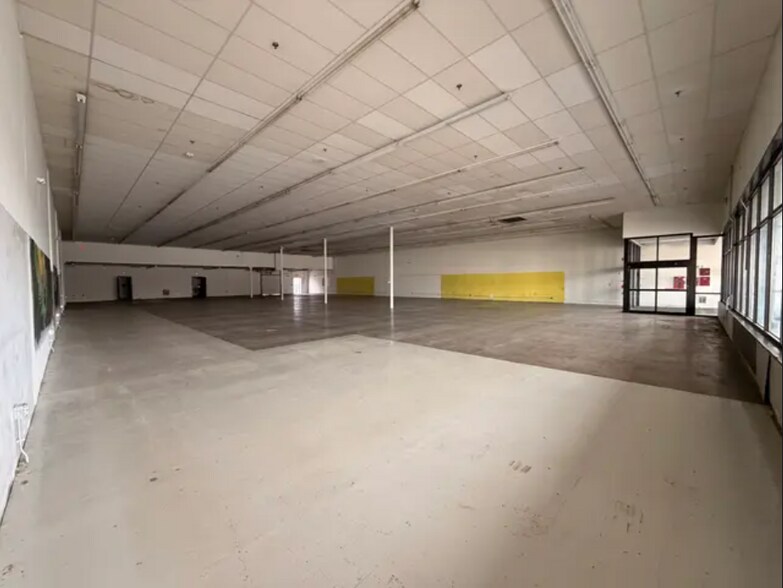 More Photos Of 481 Enfield St, Enfield Storefront For Lease