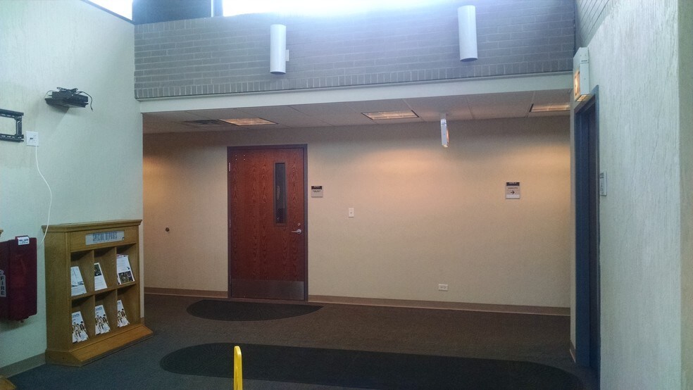 More Photos Of 2715 N Central Ave, Chicago Medical For Sale