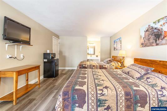 More Photos Of 179 S Mill St, Sumpter Hotel For Sale