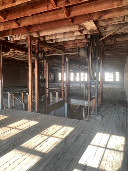 More Photos Of 3 & 5 2nd St, Temple Storefront Retail Office For Lease