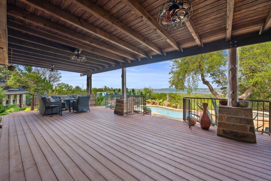 More Photos Of 3911 Lago Vista Dr, Austin Apartments For Sale