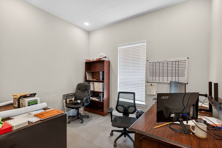 More Photos Of 32400 SH 249, Pinehurst Loft Creative Space For Lease