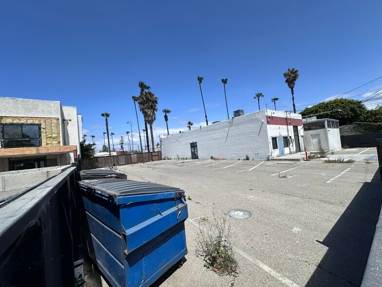 More Photos Of 11124 Washington Blvd, Culver City Freestanding For Lease
