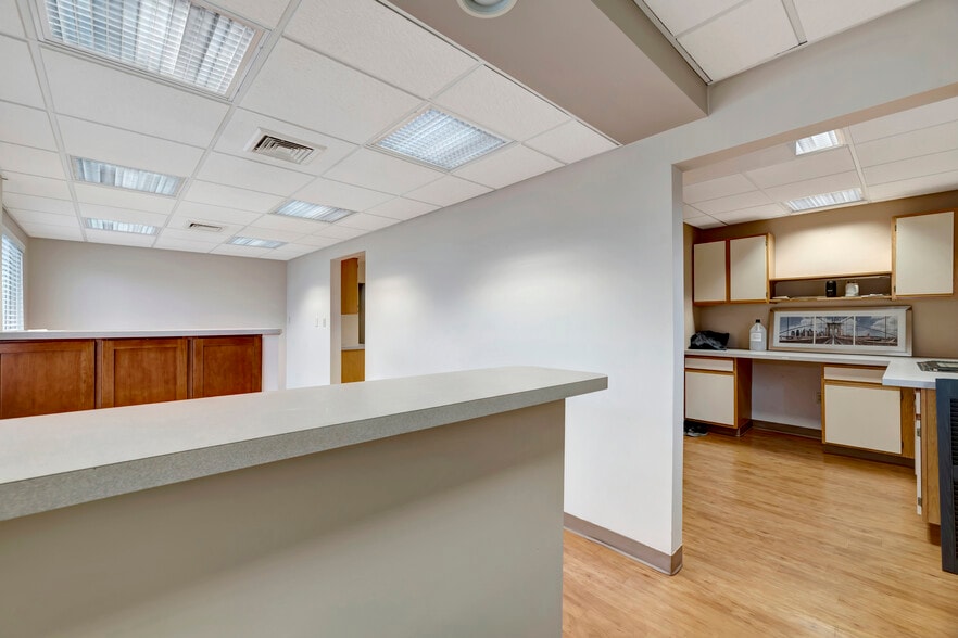 More Photos Of 101 N Gray Ave, Wilmington Medical For Sale