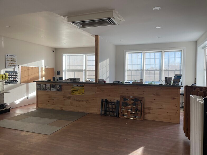 More Photos Of 291 Stony Run Rd, Spring City Freestanding For Lease