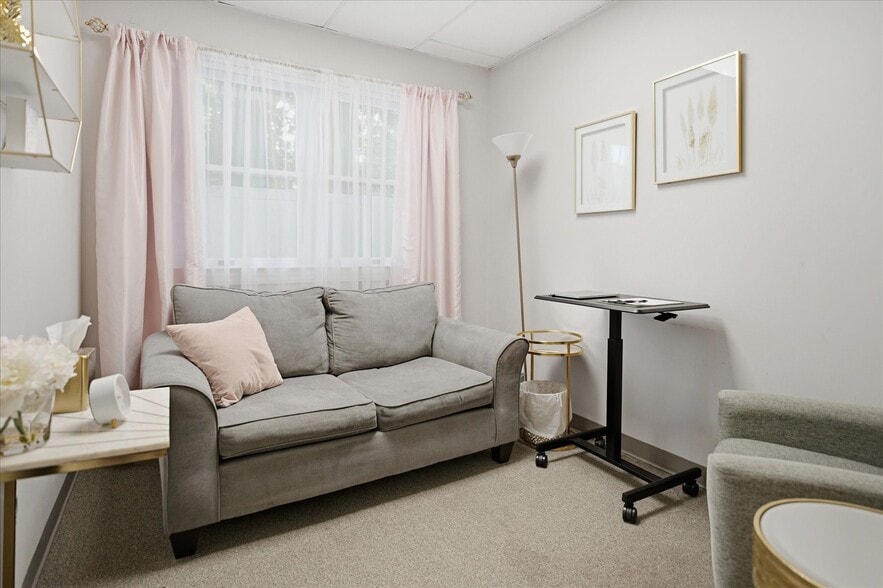 More Photos Of 33 Candee Ave, Sayville Medical For Lease