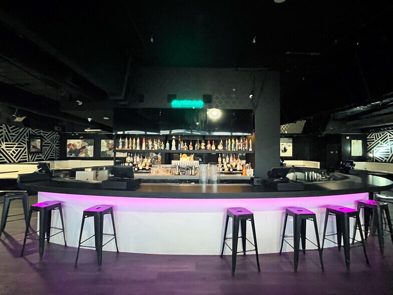 More Photos Of 5317 Washington Ave, Houston Bar For Lease